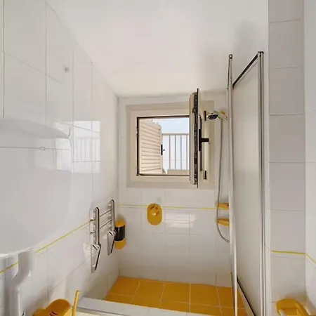 Sunflower Fronte Mare Apartamento Alassio