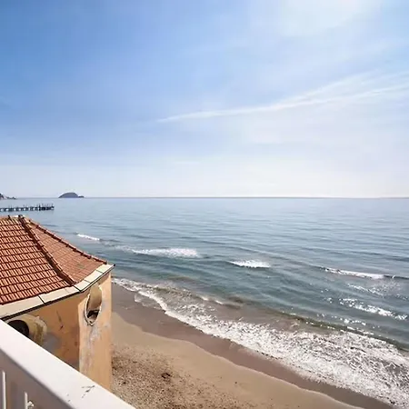 Sunflower Fronte Mare Appartement